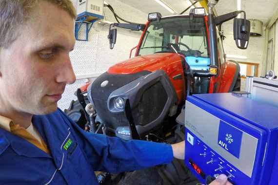 Tractor test OECD - measurement of fuel and AdBlue consumption