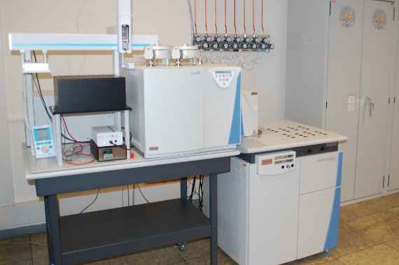 Laboratory analyzer
