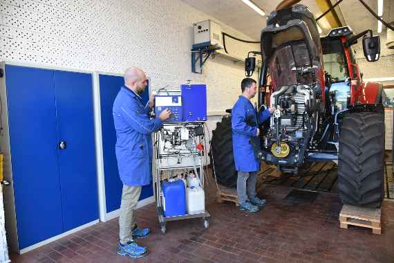 Traktorprüfung OECD - Messung von Kraftstoff und AdBlue Verbrauch