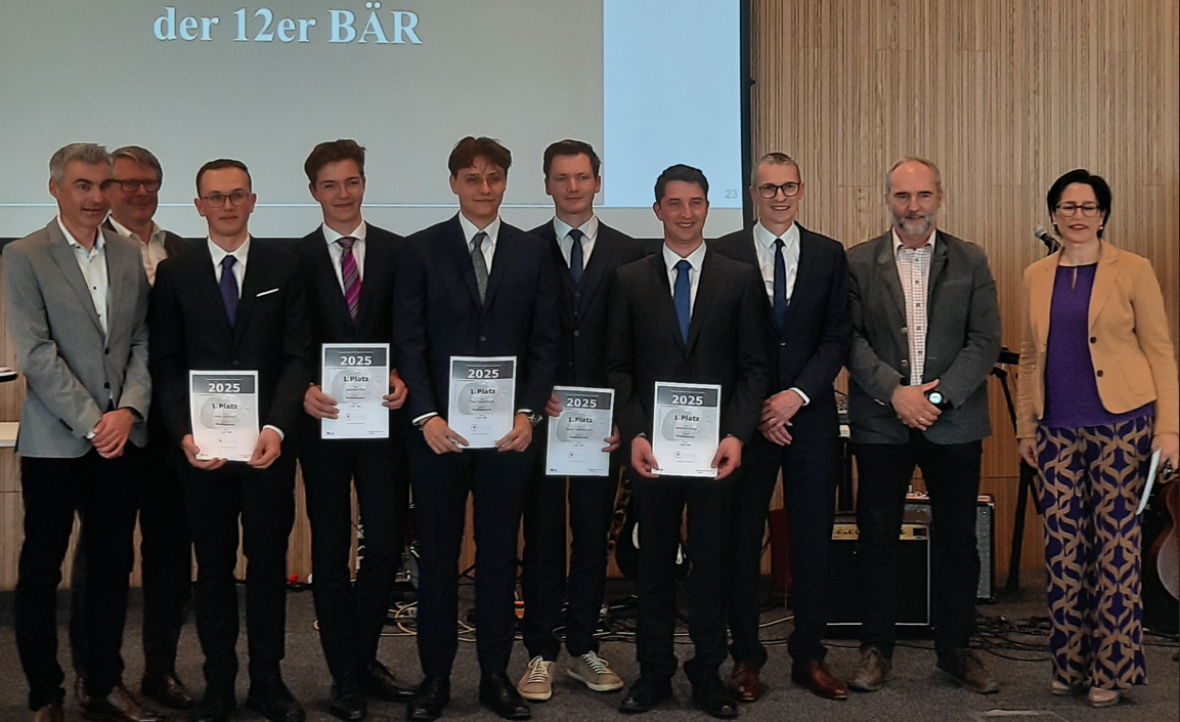Die Preisträger der 5LT mit ihren wohlverdienten Urkunden